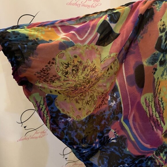 Fashion Web. Size Medium. Cold Shoulder. Pullover Oversized Chiffon Top. B80 - Picture 5 of 5